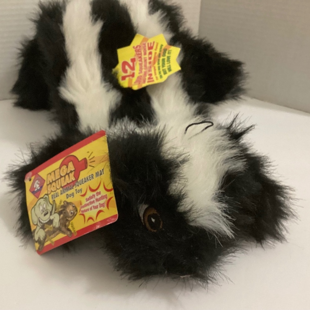 NWT Plush Puppies - “Sammy Skunk” Squeaker Mat Dog Toy - Large - 28”